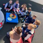 Copiii de la Grădinița Don Castor participă la un picnic educativ în aer liber în Sector 2 București